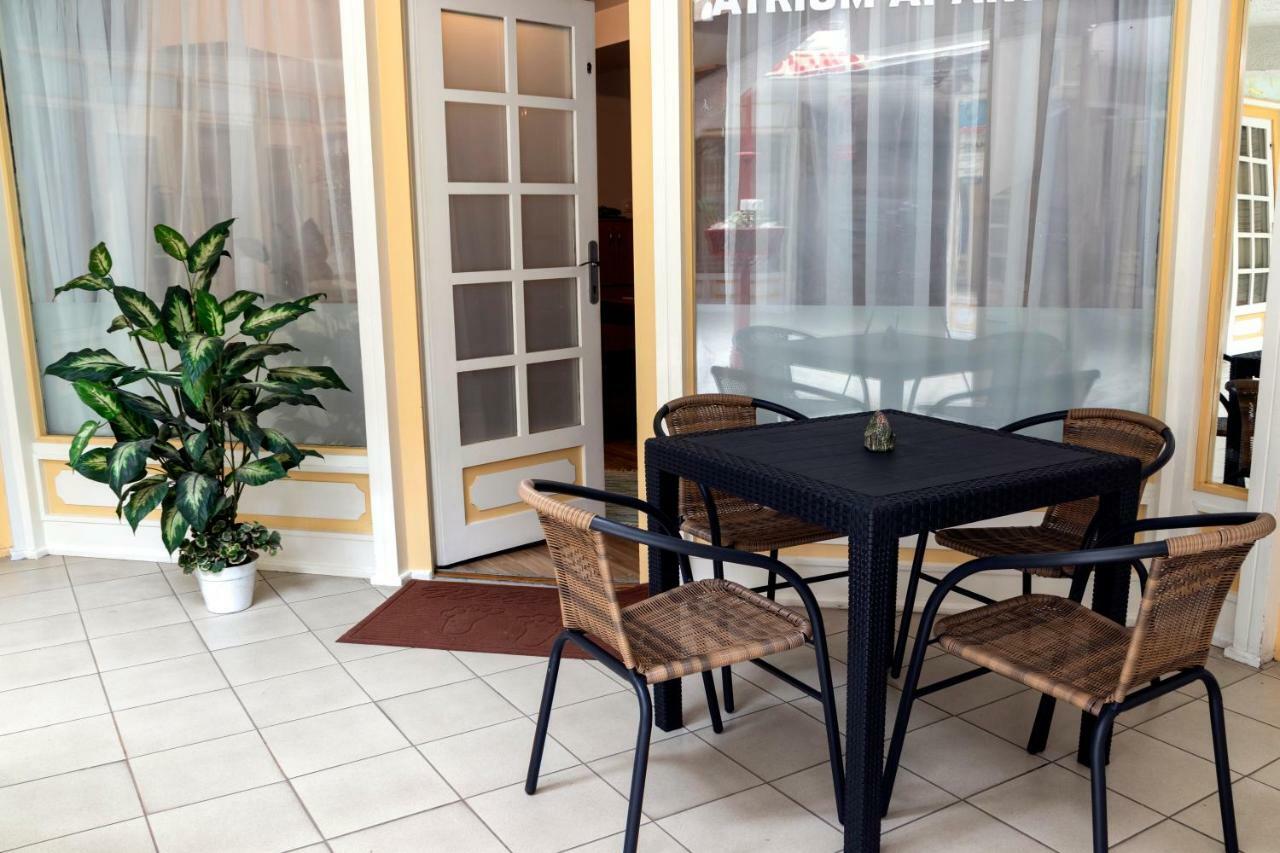 凯斯特海伊Basement Atrium Apartman公寓 外观 照片
